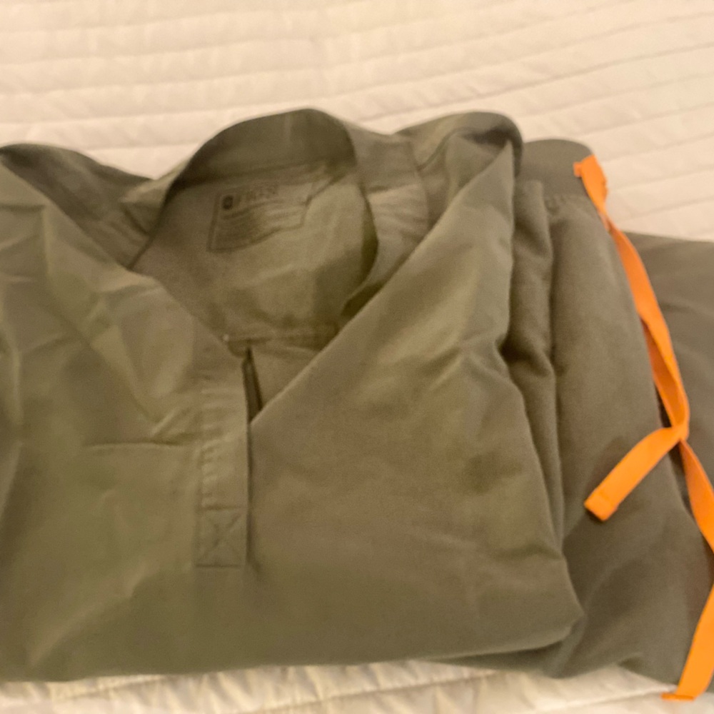 FIGS Moss Green Scrub Set Size Womens PXL Zamora Jogger Pants, Rafaela Top XL